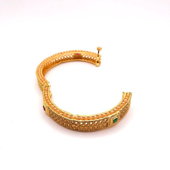 Set of 2 Vintage Gold Tone Filigree Hinged Bangle Bracelets - Picture 5 of 15